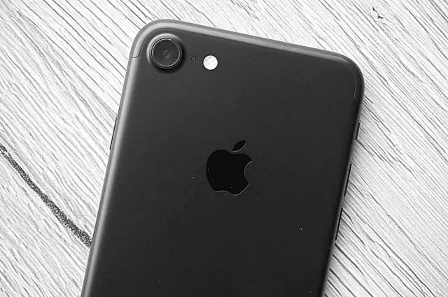 Možete li popraviti stražnju stranu iPhone 8 plus?