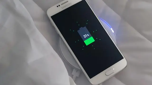 Berapa lama mengisi daya jam tangan Samsung pertama kali?