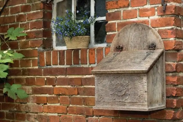 Combien coûte une boîte aux lettres en bois ?